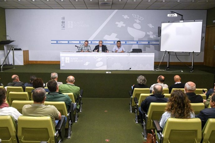 El director xeral de Gandaría, Agricultura e Industrias Agroalimentarias, José Balseiros, mantiene una reunión con representantes de las Asociacións de Defensa Sanitaria Gandeira