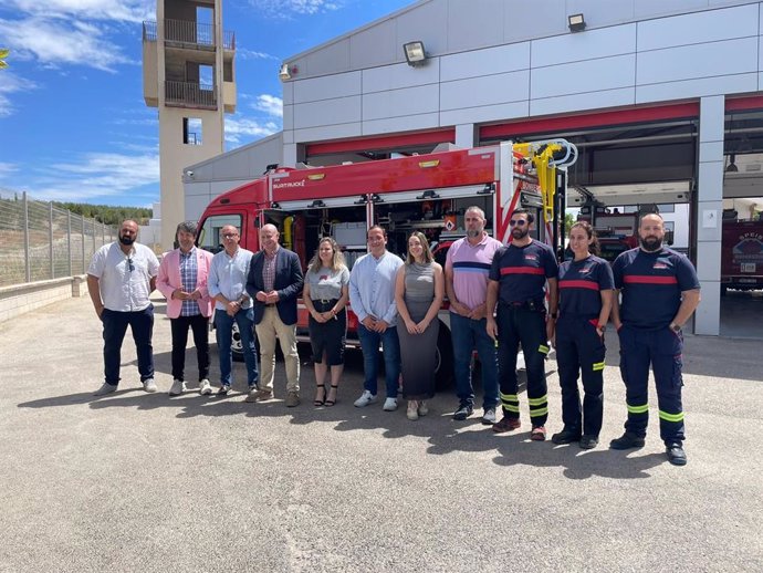 El parque de bomberos de Sierra de Cazorla incorpora un nuevo vehículo autobomba.