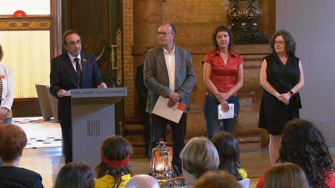 El presidente del Parlament, Josep Rull, en el discurso para recibir la Flama del Canigó en la Cámara catalana, a 23 de junio de 2024