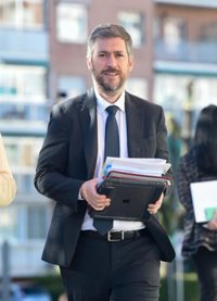 Miguel Ángel Martín ve "paradójico" que el Gobierno critique la concesión de la Medalla Internacional regional a Milei