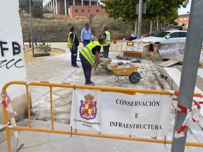 Obra en calle de Jaén.