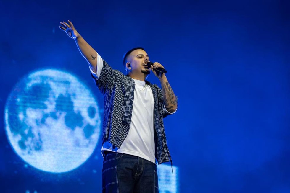 Miles de jóvenes bailan al son de Cruz Cafuné en el Honor Canario Urban Fest