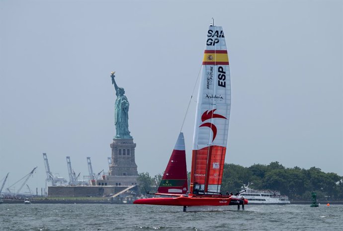 El equipo español de SailGP termina séptimo en Nueva York y roza la Gran Final de San Francisco