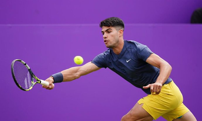 El tenista español Carlos Alcaraz, en el torneo de Queen's 2024.