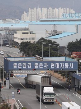 Archivo - 28 February 2020, South Korea, Ulsan: A general view of Hyundai Motor Co.'s factory. The second plant of the factory was temporarily shut down as one of its workers was confirmed to have been infected with the coronavirus (COVID-19). Photo: -/YN