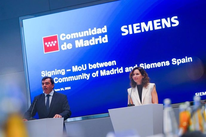 La presidenta de la Comunidad de Madrid, Isabel Díaz Ayuso, y el presidente de Siemens España, Agustín Escobar, han firmado un memorando de entendimiento en Múnich (Alemania)