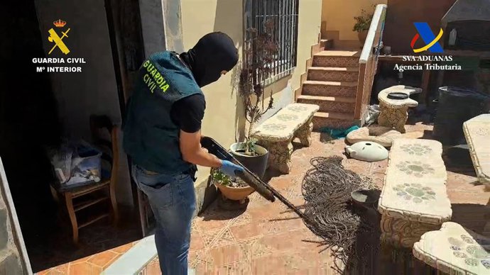 Desarticulada en Almería la mayor plataforma logística de abastecimiento de combustible a narcolanchas del Mediterráneo