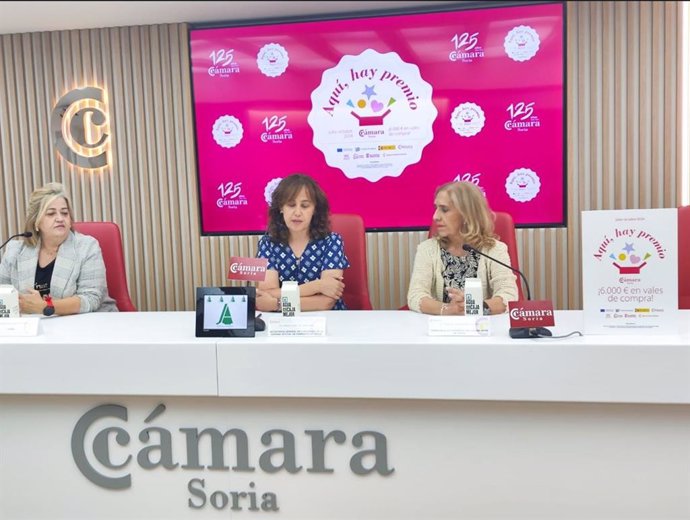 De Izda A Dcha, Sonia Giaquinta, Marisa Gregorio Y Teresa Valdenebro Presentan 'Aquí Hay Premio'