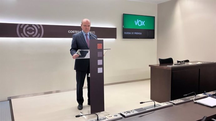 El portavoz del grupo parlamentario de VOX de las Cortes de Aragón, Santiago Morón.
