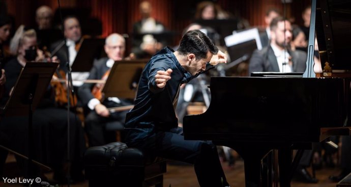 Archivo - Sevilla.-Recital este jueves 26 en el Maestranza del pianista Juan Pérez Floristán, artista residente de la ROSS