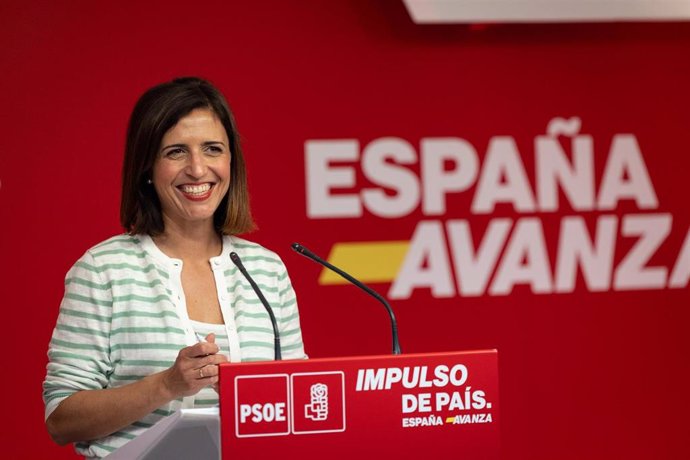 La portavoz del PSOE, Esther Peña, en una rueda de prensa en la sede nacional del partido, en la calle Ferraz.