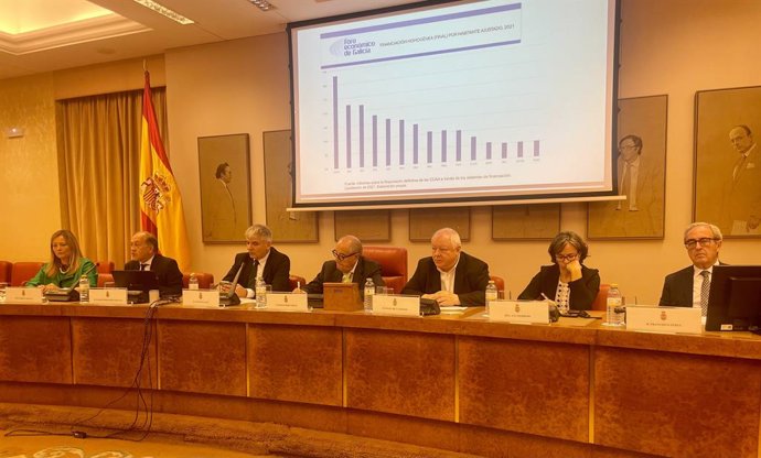 Presentació al Congrés de l'informe del Frum Econmic de Galícia.
