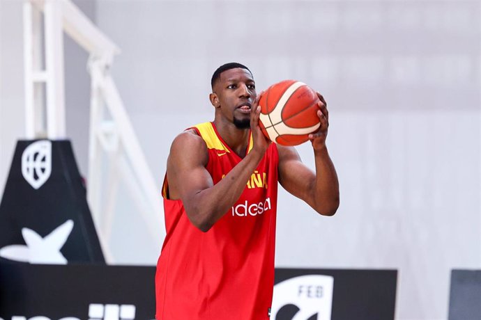 El jugador de la selección española Yankuba Sima, en un entrenamiento en Madrid. 