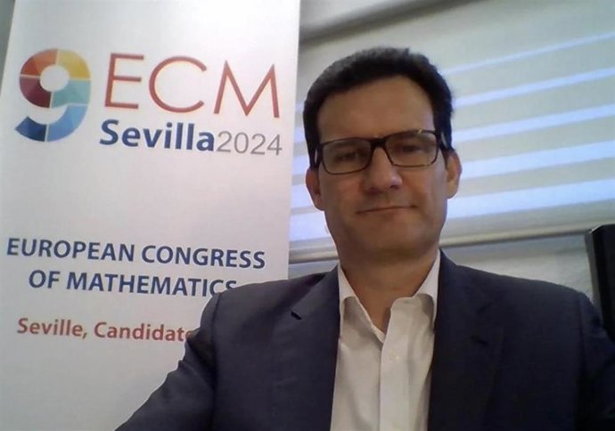 Archivo - Juan González-Meneses, presidente del 9ECM, en el congreso anterior, donde presentó la candidatura de Sevilla.