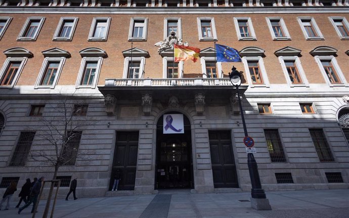 Archivo - Fachada del ministerio de Hacienda, a 8 de marzo de 2024, en Madrid (España).