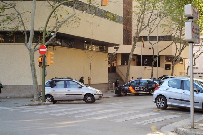 Archivo - Jefatura de la Policía Nacional en Palma, en la calle Simó Ballester