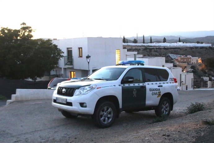 Archivo - Un coche patrulla de la Guardia Civil, en imagen de archivo