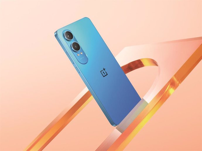 OnePlus Nord CE4 Lite 5G en color azul