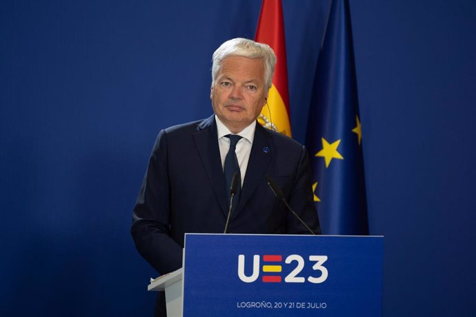 Archivo - El comisario europeo de Justicia, Didier Reynder, durante una rueda de prensa en julio de 2023