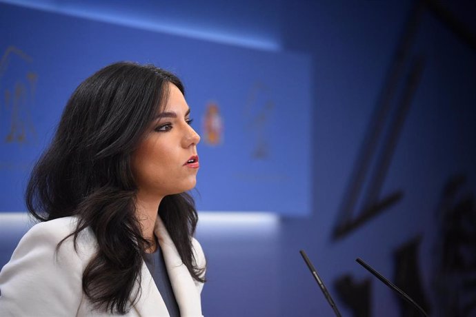 Archivo - La portavoz de VOX en el Congreso, Pepa Millán, durante una rueda de prensa en el Congreso de los Diputados.