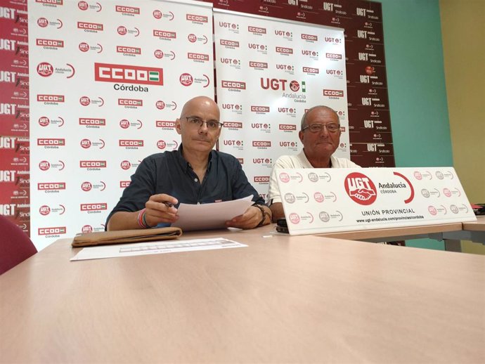 Archivo - Los responsables de Salud Laboral de CCOO y UGT de Córdoba, Aurelio Martín y Jaime Sarmiento, en una rueda de prensa.