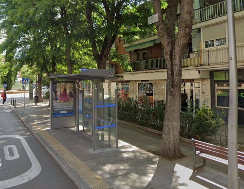 Una mujer denuncia que le dispararon con balines de escopeta mientras esperaba al autobús en Vallecas