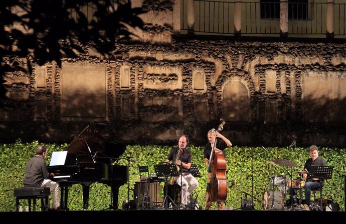 Archivo - Un concierto del ciclo Noches en los Jardines del Real Alcázar, en foto de archivo