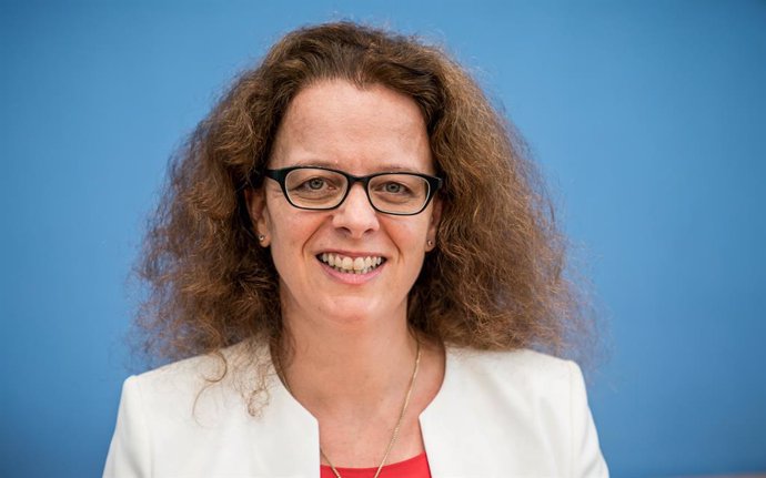 Archivo - FILED - 12 July 2019, Berlin: Isabel Schnabel, member of the Executive Board of the European Central Bank, smiles during a press conference. Photo: Michael Kappeler/dpa