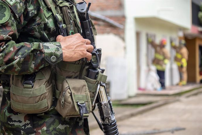 Archivo - Militar colombiano en el departamento de Valle del Cauca (Colombia)