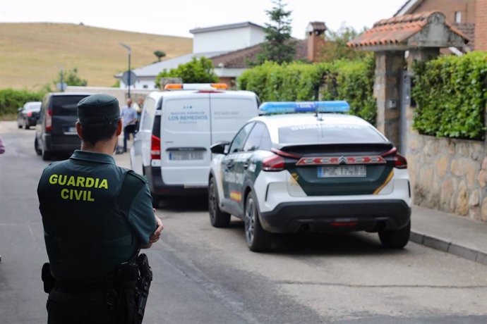 Calle acordonada por la Guardia Civil, a 18 de junio de 2024, en Soto del Real, Madrid (España).