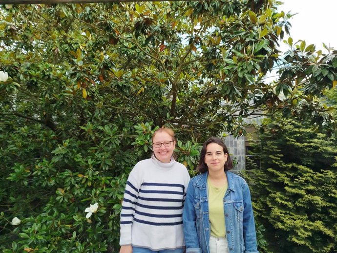 Las profesoras de la Universidad de Oviedo  Ana Suárez Álvarez y María R. Vicente