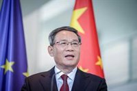 China responde a los aranceles de la UE y EE.UU.: "Nuestras fábricas enriquecen la oferta global"