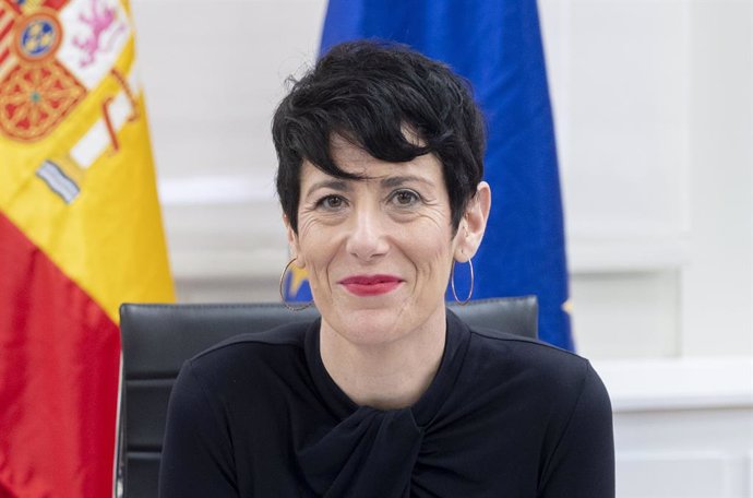 Archivo - La ministra de Seguridad Social, Elma Saiz, preside la Conferencia Sectorial de la Inmigración, en la sede del Ministerio, a 18 de marzo de 2024, en Madrid (España). La reunión tiene lugar después de que se haya registrado la llegada a España de