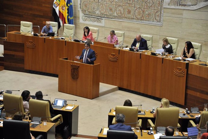 El presidente del Grupo Parlamentario Socialista en la Asamblea, José María Vergeles, interviene en el Debate sobre el Estado de la Región