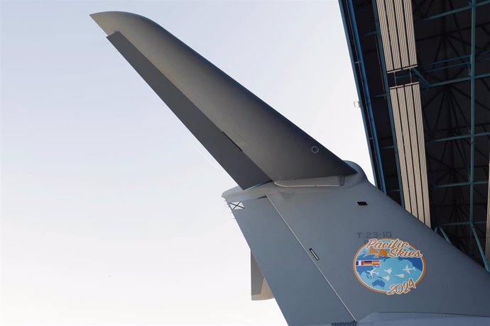 El logo del ejercicio 'Pacific Skies' en una aeronave.