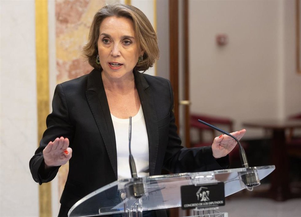 La secretaria general del PP, Cuca Gamarra, durante una rueda de prensa, en el Congreso de los Diputados, a 19 de junio de 2024, en Madrid (España)