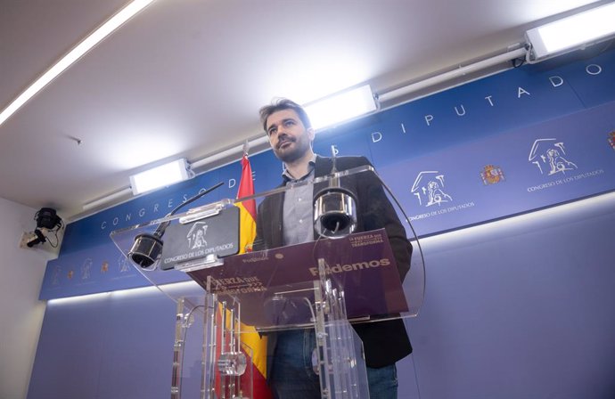 El coordinador regional Podemos y diputado en el Congreso, Javier Sánchez Serna, durante una rueda de prensa anterior a la Junta de Portavoces, en el Congreso de los Diputados, a 11 de junio de 2024, en Madrid (España).