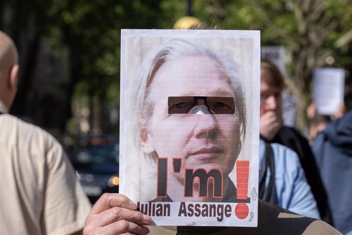 Archivo - Concentración de apoyo en Londres a Julian Assange