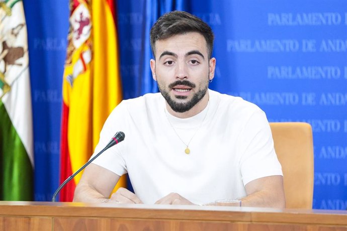 El parlamentario del Grupo Por Andalucía, José Manuel Gómez Jurado, este martes en rueda de prensa. 