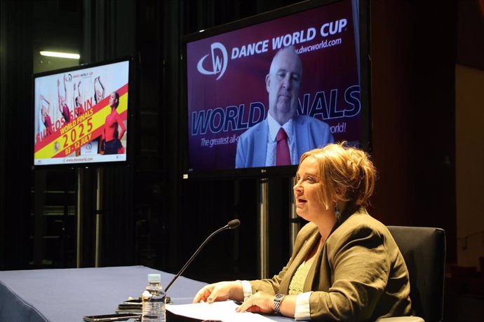 La alcaldesa de Burgos, Cristina Ayala, presenta la final de la Dance World Cup 2025 que se celebrará en Burgos.