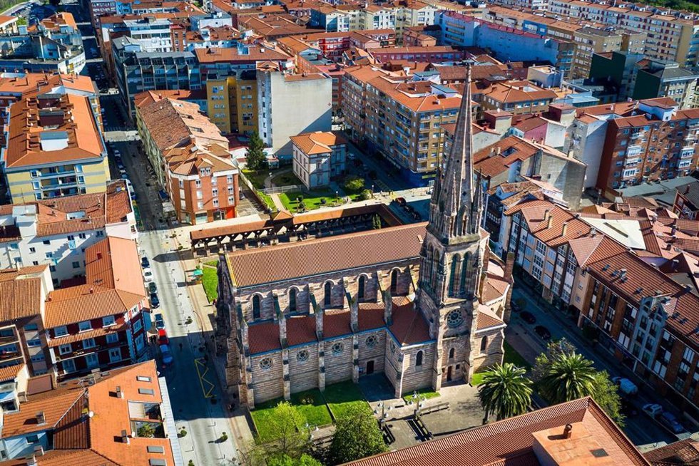 Archivo - Vista de Torrelavega