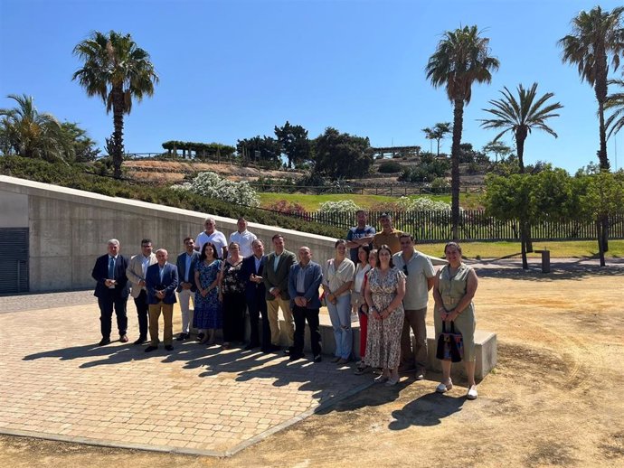 La Diputación ha entregado este martes a los responsables municipales de diecisiete ayuntamientos de la provincia de Huelva, los proyectos y memorias valoradas del Programa de Fomento de Empleo Agrario (PFEA) 2024,