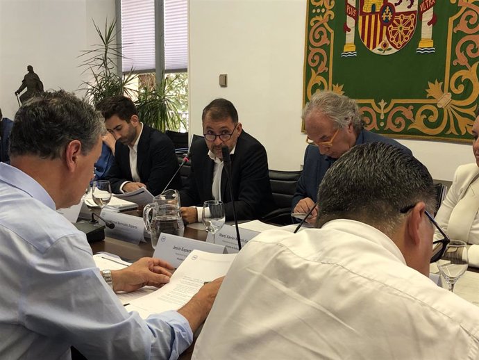 El alcalde de Santa Cruz de Tenerife, José Manuel Bermúdez, asiste a la reunión de la Comisión de Turismo de la FEMP