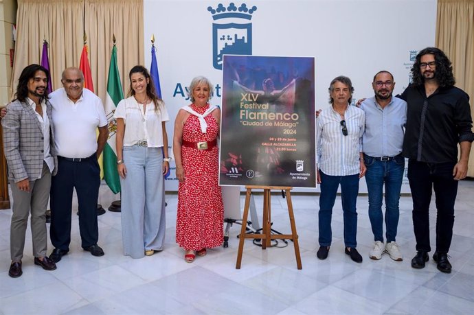 El Festival ha sido presentado este martes por la concejala de Fiestas, Teresa Porras, acompañada de Antonio Roche, en representación de la Diputación de Málaga y de los artistas Juan de Juan, Pedro Carmona y Carmen Camacho.