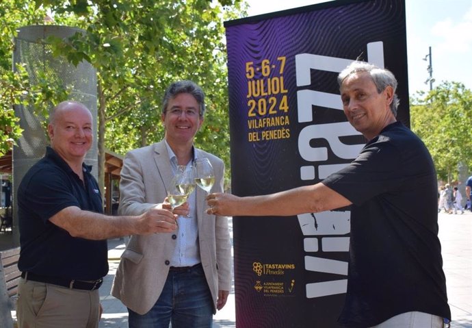 El alcalde de Vilafranca, Francisco Romero, y el presidente de la Acadèmia Tastavins Penedès, Max Margalef, en la presentación de Vijazz 2024