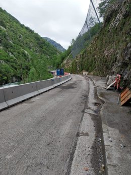 El Principado abrirá mañana al mediodía al tráfico uno de los carriles de la AS114, en Peñamellera Alta.