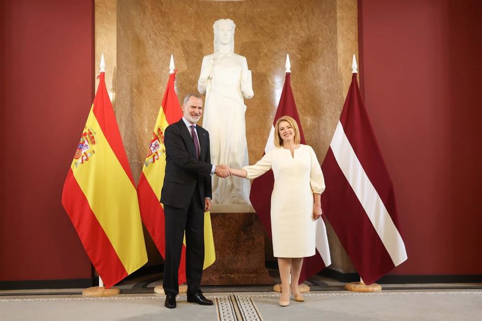 El Rey Felipe VI junto a la primera ministra de la República de Letonia, Evika Silina