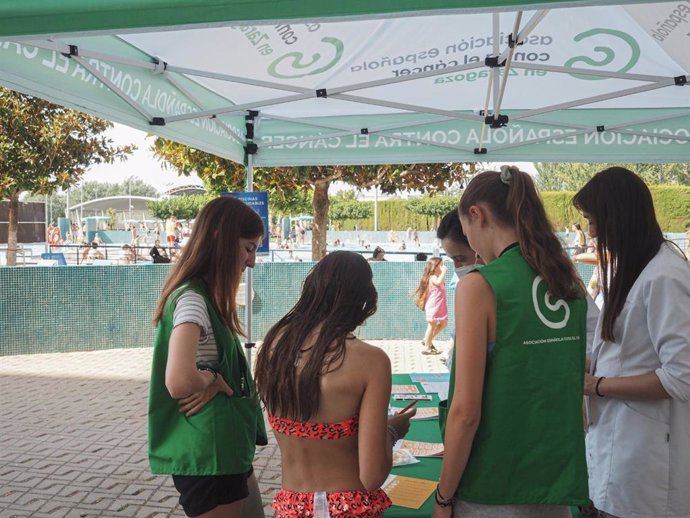 Programa 'Piscinas Saludables', en las piscinas municipales de Zaragoza.