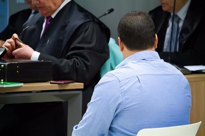 El acusado durante la primera sesión del juicio 