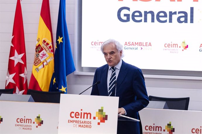 El presidente de CEIM, Miguel Garrido, interviene durante la clausura de la Asamblea General de CEIM 2024, a 25 de junio de 2024, en Madrid (España). 